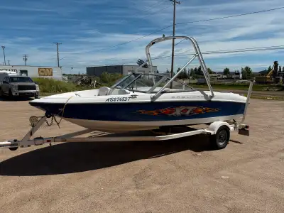2006 Bayliner XT175 17.5 foot Bayliner XT with factory wakeboard tower, aftermarket Bluetooth stereo...