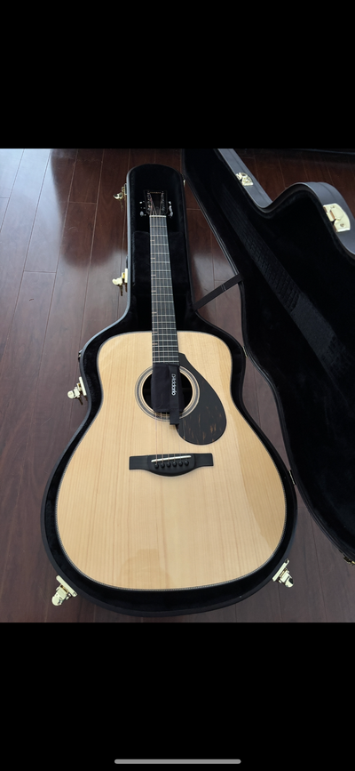 Guitare yamaha FG9R, View more