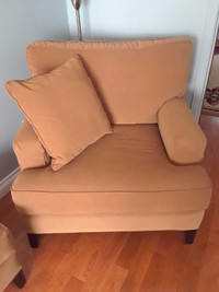 Livingroom Chair and Matching Ottoman 