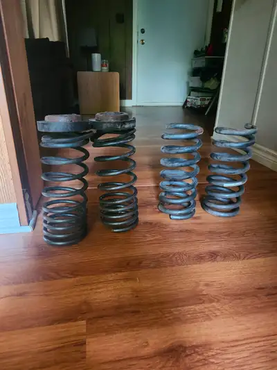 These came off a 1991 Camaro Z28 with a 5.7L 350 engine. The reason they are for sale is the suspens...