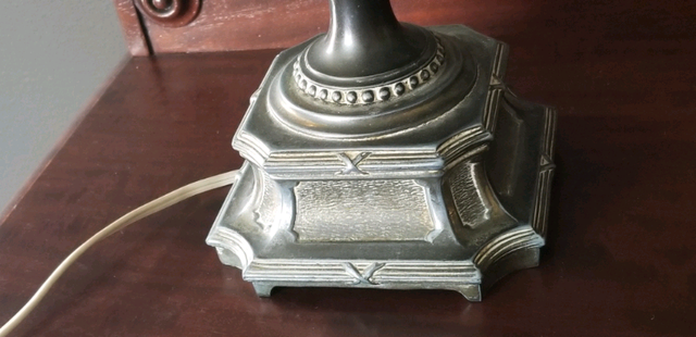 Beautiful Vintage Brass Table Lamp in Indoor Lighting & Fans in City of Montréal - Image 5