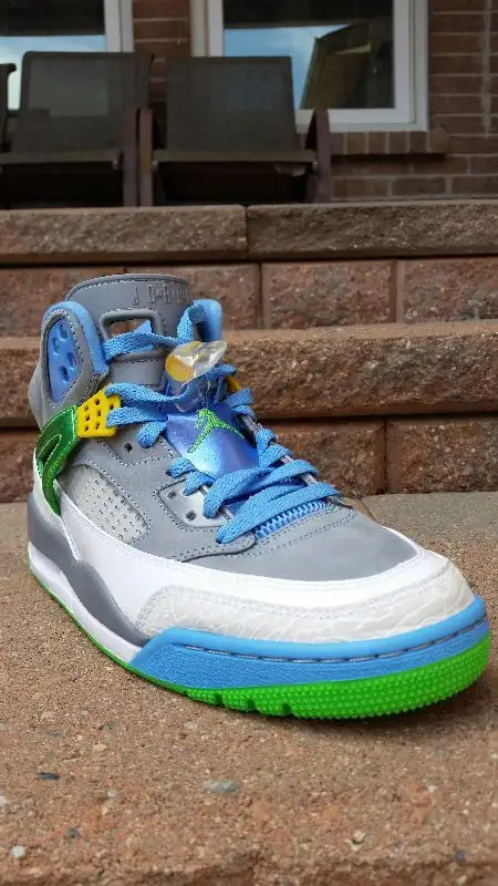 JORDAN SPIZIKE sizes 9.5 and 11 in Men's Shoes in Mississauga / Peel Region - Image 3