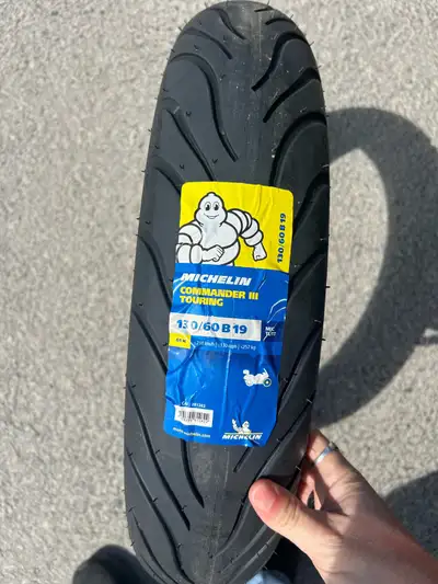 Brand new never used 130/60/19 Michelin Commander 3 Touring tire. This is the wrong size for what I...