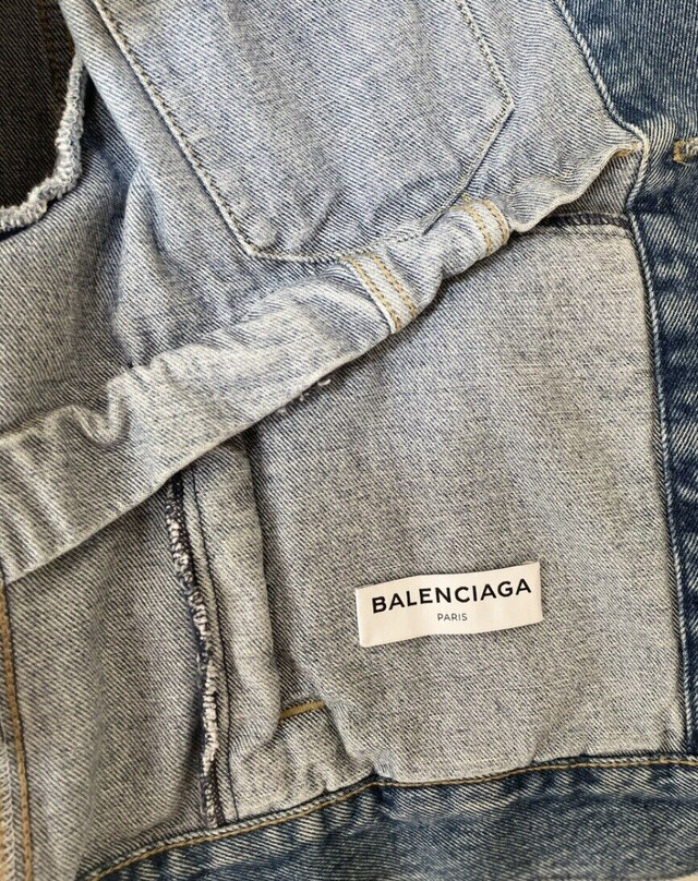 Authentic Balenciaga denim jacket dans Autre  à Ville de Montréal - Image 3