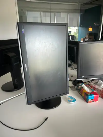 Samsung SyncMaster 2455BW Monitor (5), View more