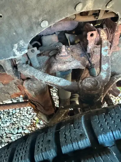 Fl50 1999. 190,000km. Selling for parts. It has been sitting for 4 years. Brakes lines, calipers, ro...