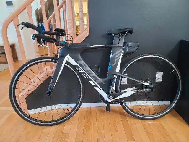 Felt IA10 Carbon Frame Tri-Bike in Road in Edmonton - Image 2