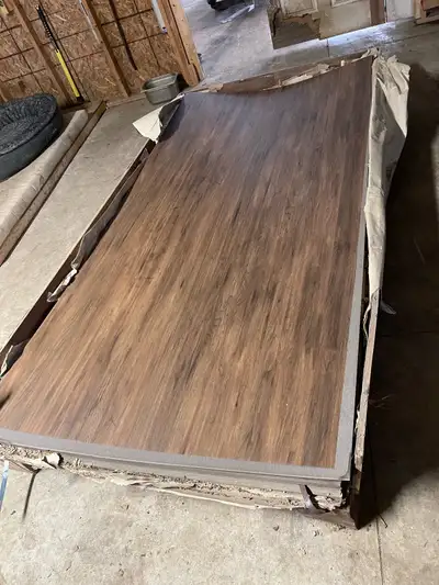 Selling 84 brand new Formica laminate sheets. Ideal for contractors, cabinet makers, or large-scale...