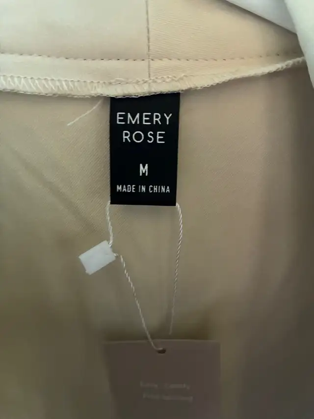 Ladies coat in Women's - Tops & Outerwear in Kitchener / Waterloo - Image 3