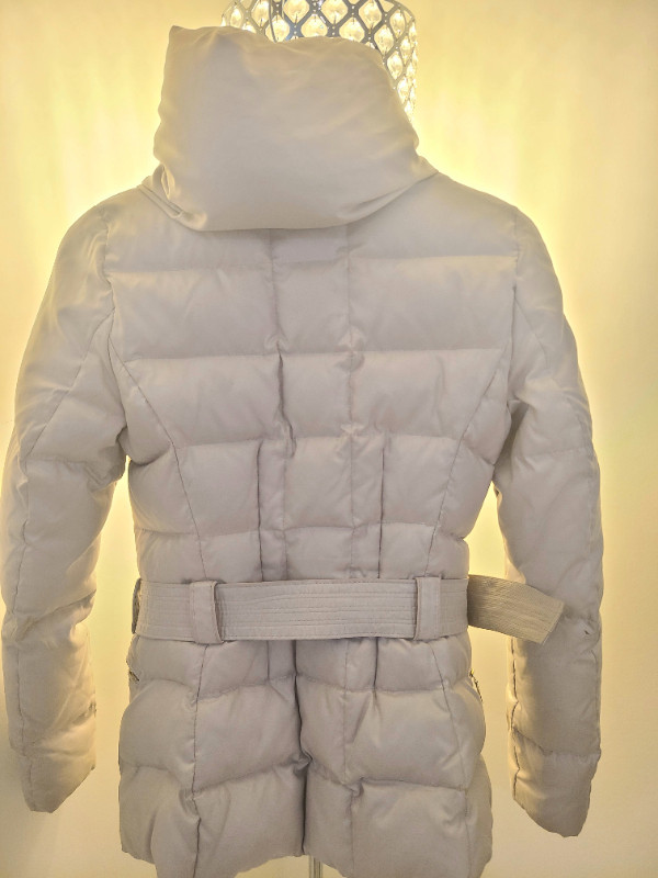 Zaras womens winter/fall down puffer with belt XS for sale! in Women's - Tops & Outerwear in Markham / York Region - Image 3