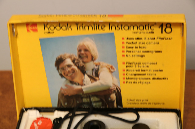 Vintage Kodak Trimlite Instamatic 18, 110 Film Camera w/ Film in Cameras & Camcorders in City of Toronto - Image 3