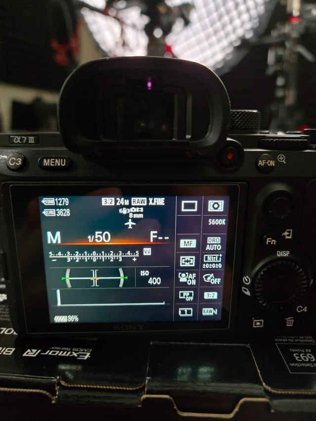 Sony A7III Mirrorless Camera + Extras in Cameras & Camcorders in Kitchener / Waterloo - Image 3