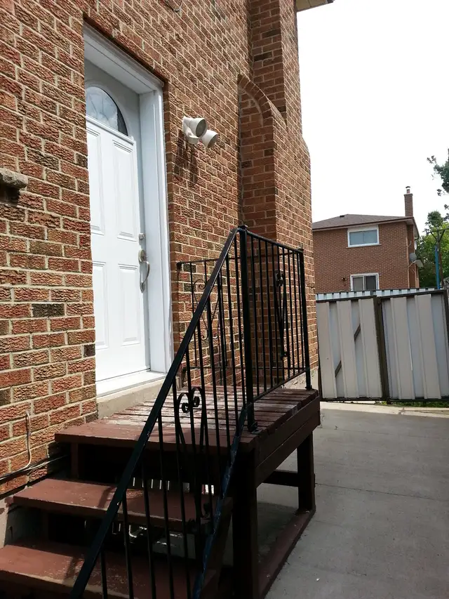 Brampton Ground Leve1 1 Bedroom Apartment Rent Bovaird/Bramalea