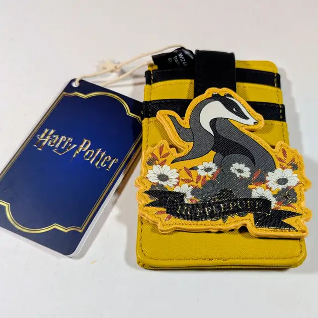 Loungefly Harry Potter Hufflepuff House Floral Tattoo Wallet in Other in Strathcona County - Image 6