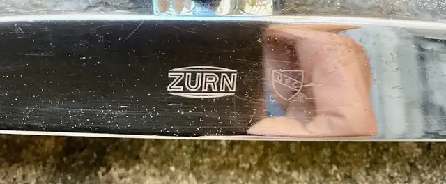 kitchen faucet  zurn  $ 20 in Garage Sales in Laval / North Shore - Image 3