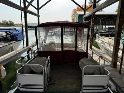 Get ready for your next work adventure with this reliable 2001 Misty Harbour pontoon boat! Powered b...