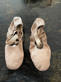 BALLET DANCE SLIPPERS - SHOES size 3.5 B