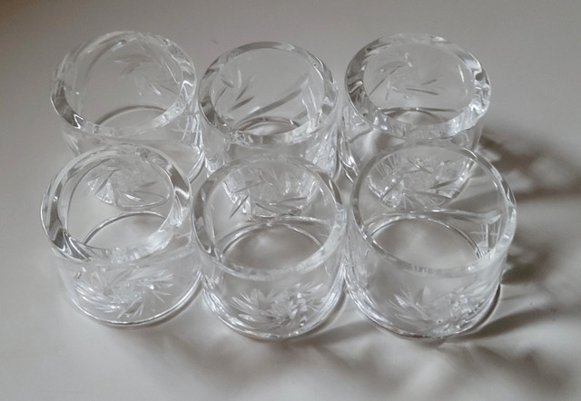 Vintage Rare Pinwheel Crystal Napkin Rings -  Set of 6 in Arts & Collectibles in Oshawa / Durham Region - Image 3