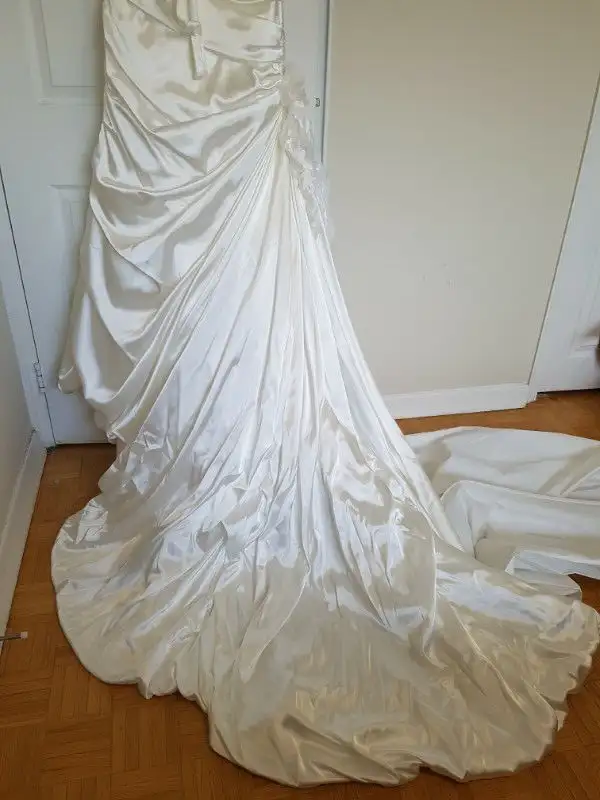 WEDDING DRESS (Size 6) --- Sottera + Midgley (ADORAE ROSE) in Wedding in Mississauga / Peel Region - Image 7