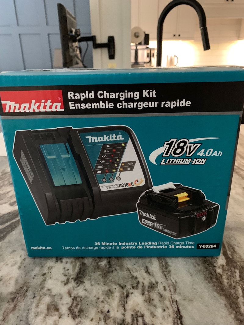 Makita charger with battery Power Tools La Ronge Kijiji