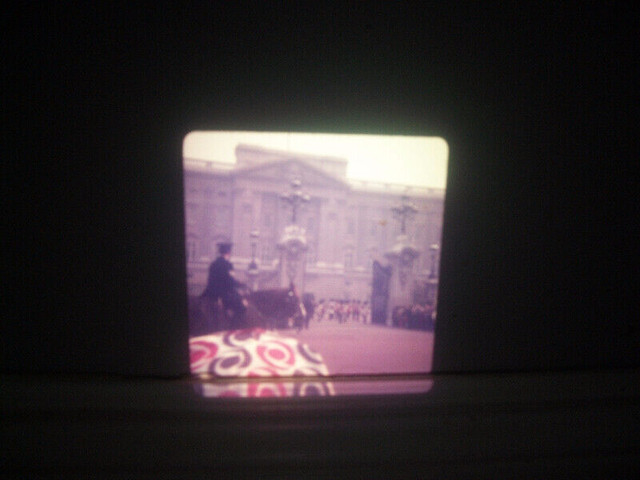 Vintage Slides 35mm London Photo England UK Changing Of Guards in Arts & Collectibles in Oakville / Halton Region