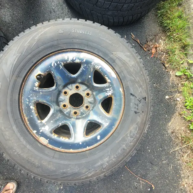 4 Pneus d'hiver 265/70R17 in Tires & Rims in Rouyn-Noranda - Image 3