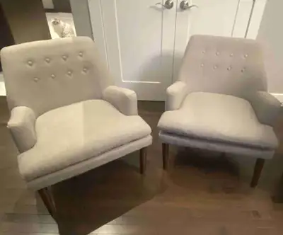 2 Armchairs,very good condition, Gray color.