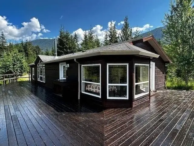 Home on Acreage And River Front in Houses for Sale in Terrace - Image 3