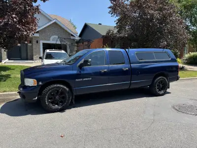 Dodge ram 2500 Cummins 2004 SLT Transmission manuelle (nv5600) 2x4 Boîte de 8 pied avec boîte de fib...