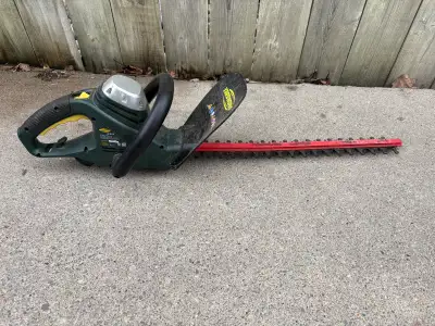 I'm selling a used Yardworks hedge trimmer with an 18-inch blade, perfect for tackling those overgro...