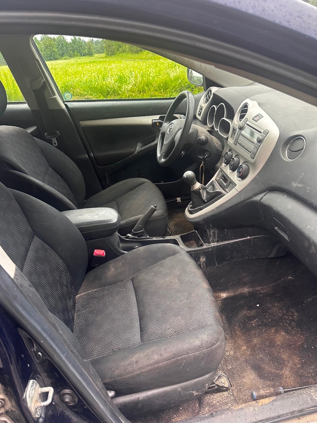 Toyota Matrix 2010 — photo 5