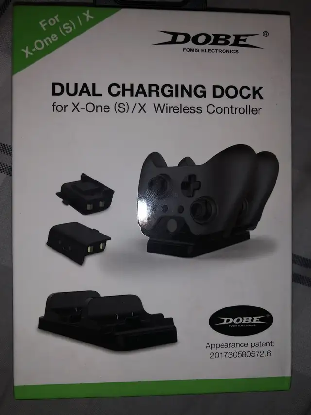 Dobe dual charging dock for wireless controller Xbox one in XBOX One in City of Montréal - Image 3