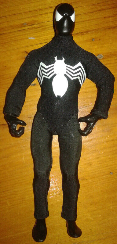 Spider-Man Original figurine,  Hasbro Signature Series, marvel dans Jouets et jeux  à Ouest de l’Île - Image 2