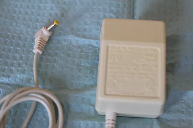 Power Adapters/chargers of various types in General Electronics in Edmonton - Image 6