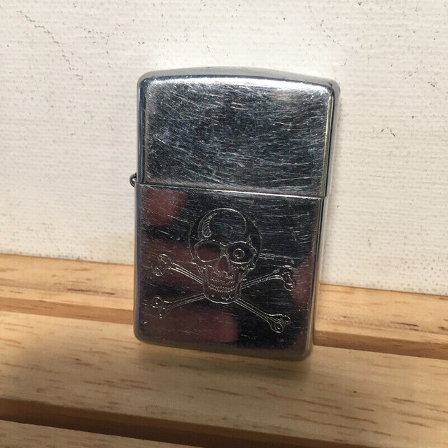 Vintage Zippo Engraved Skull Bradford PA Lighter in Arts & Collectibles in Vancouver - Image 3