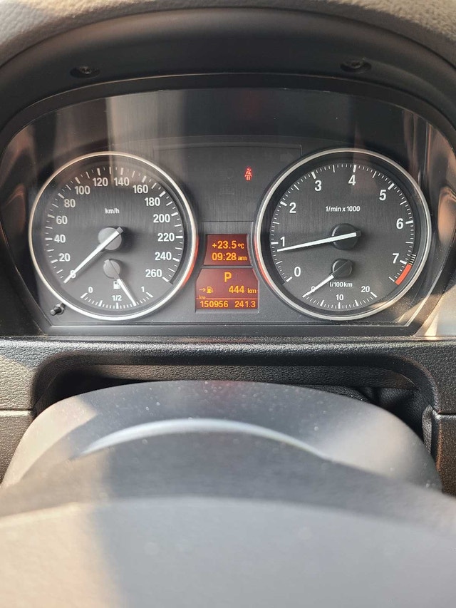 BMW X1 28i — photo 4