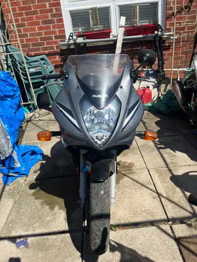2004 gsx 500f 16k km Bike is pretty clean started and ran when parked last year Probably needs batte...