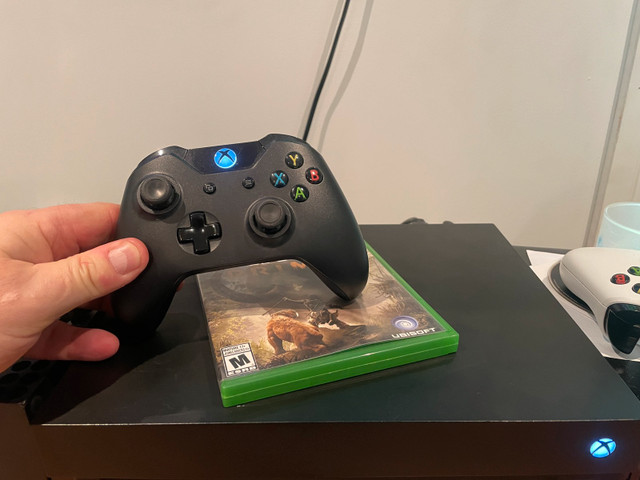 1Tb XBox One X, HDMI chip changed, controller and game in XBOX One in Winnipeg