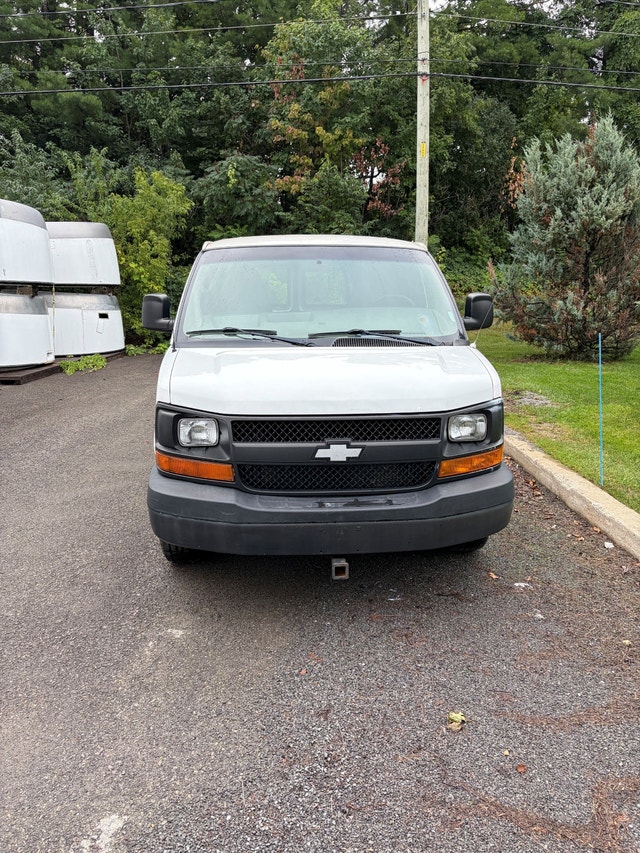 Truck-Camion 2010 Chevrolet Express Cargo 1500