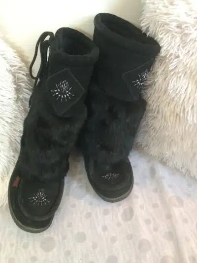 Black, size 8, Winter Niska SoftMoc Waterproof boots. Great shape.