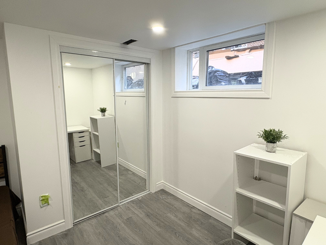 Private Room Near University of Toronto Scarborough / Centennial in Room Rentals & Roommates in City of Toronto - Image 4