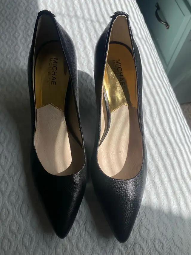 MK high heel shoes in Women's - Shoes in Lethbridge - Image 6