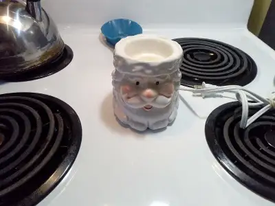Yankee Candle Santa electric wax warmer, View more