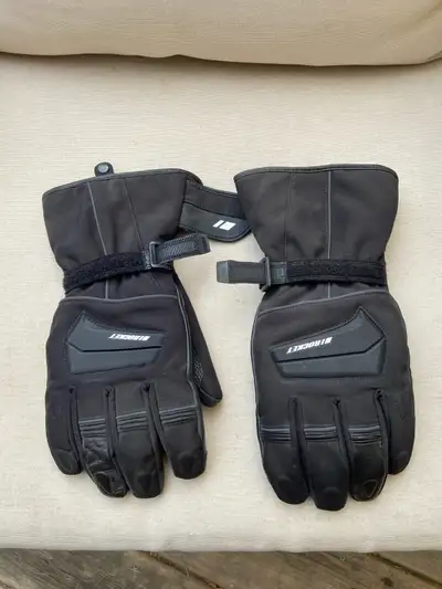 These are a pair of Joe Rocket motorcycle cold weather gloves, size large, perfect for staying warm...