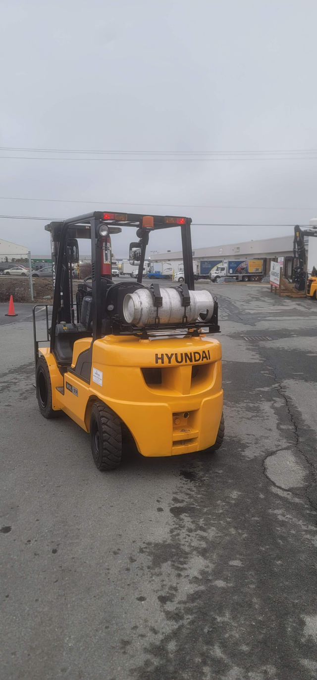 Used 2018 Hyundai 30L-7A - 6,000LB Capacity Propane Forklift in Other in Saint John - Image 3