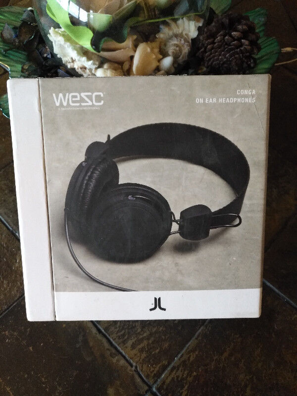 NEW WeSC Matte Conga On-Ear Headphones Black in General Electronics in City of Toronto