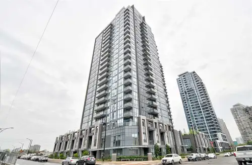 "PENT HOUSE CONDO" Luxury living newly painted, mint condition penthouse condo. This beautiful 2 bed...