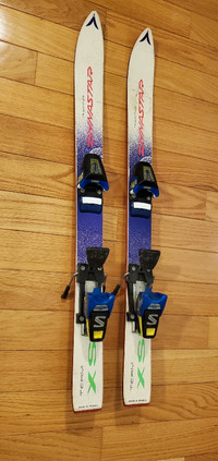 Dynastar kids ski with bindings for beginners 