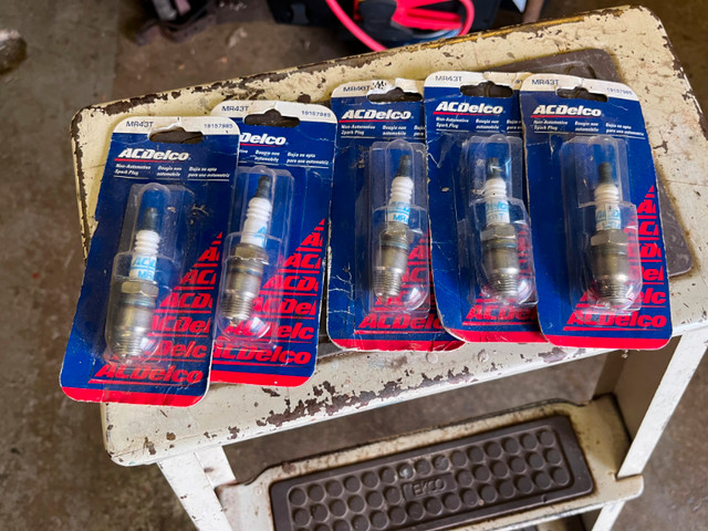Spark Plugs in Engine & Engine Parts in Leamington - Image 2