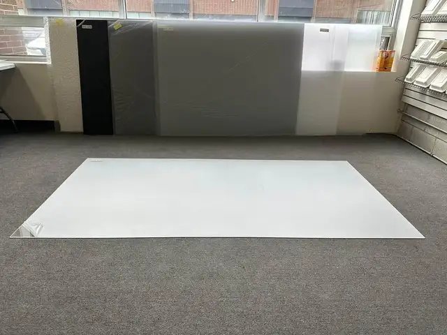 Plexiglass (Transparent Like Glass) — Warehouse Clearance! in Other in City of Montréal - Image 4